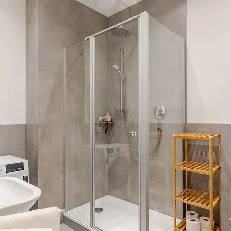 Apartment Loreley Am Rhein, Moderne & Vollausgestatte 40qm, Kueche, Netflix, Wm Koblenz (Rhineland-Palatinate)